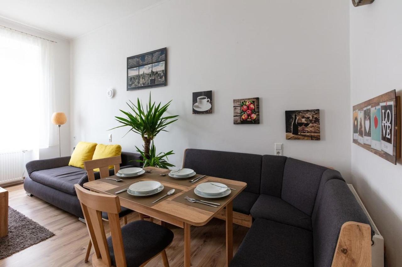 Sunny Renovated Apartment Close To Downtown Vienna Exterior photo