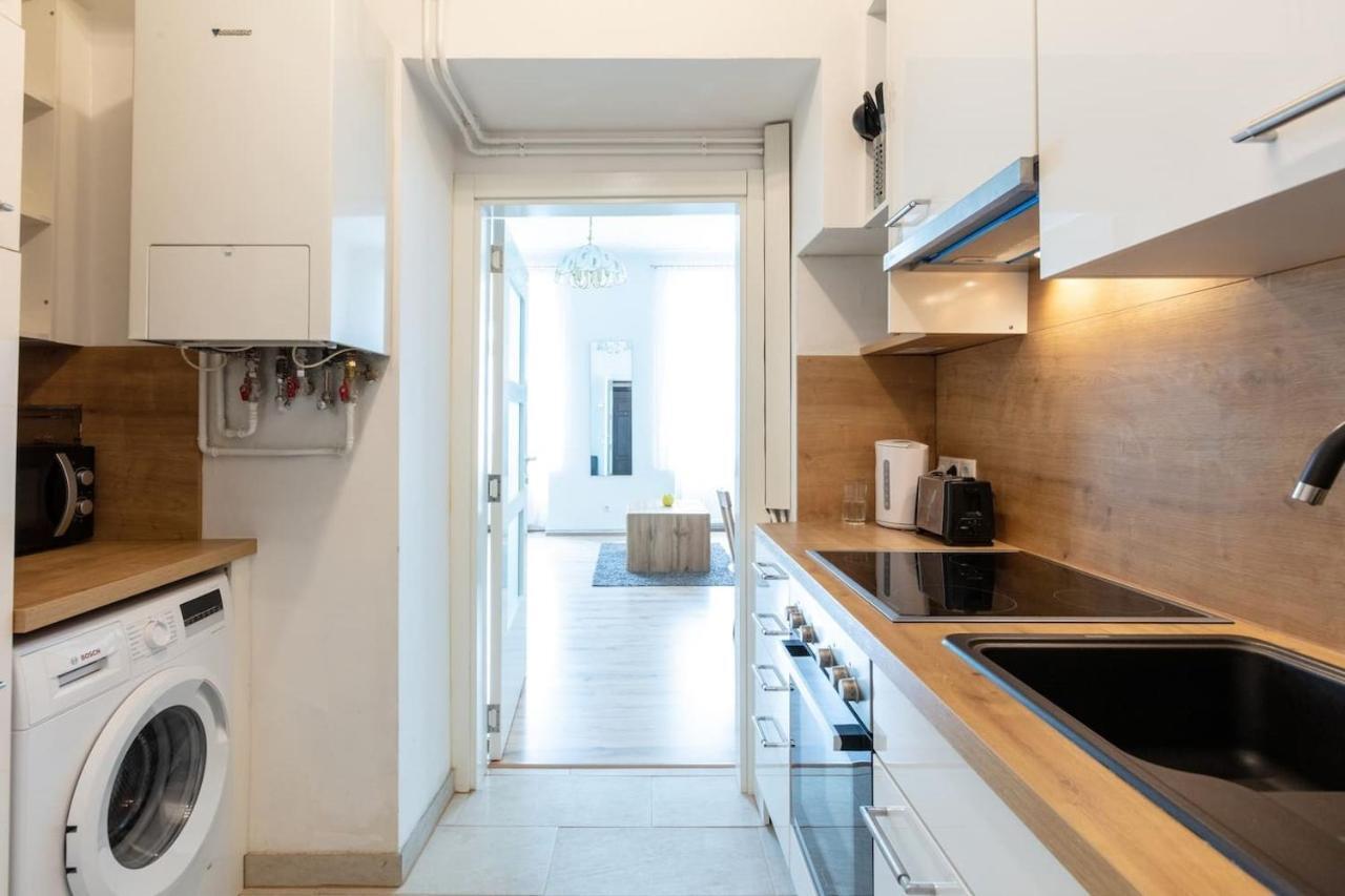 Sunny Renovated Apartment Close To Downtown Vienna Exterior photo