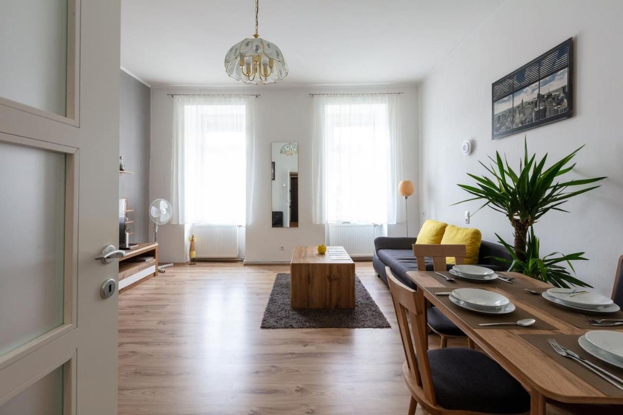 Sunny Renovated Apartment Close To Downtown Vienna Exterior photo