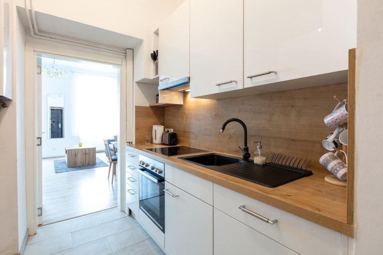 Sunny Renovated Apartment Close To Downtown Vienna Exterior photo
